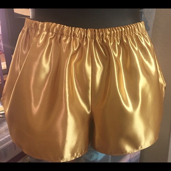 Lingerie - Picture 3 of 3